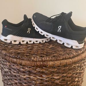On Running Cloudswift- Black/Rock